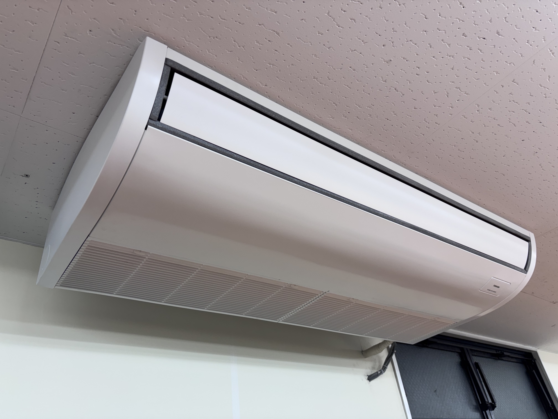 天吊り型エアコンクリーニング